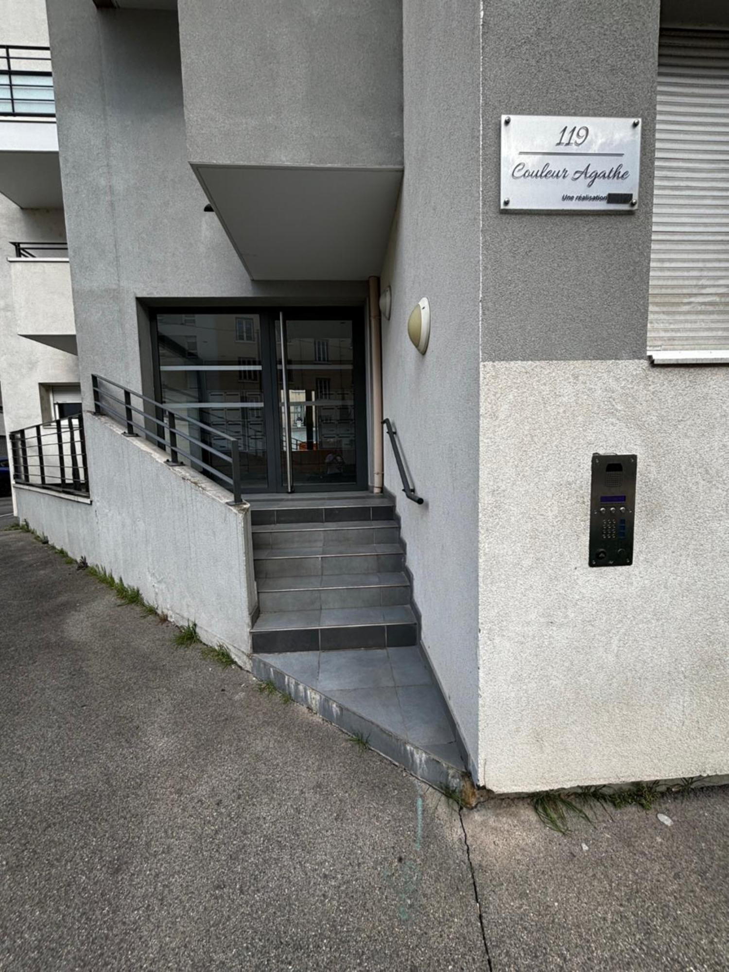 L'Havana : Proche Gare Partdieu / Aeroport / Groupama Stadium Villeurbanne Extérieur photo